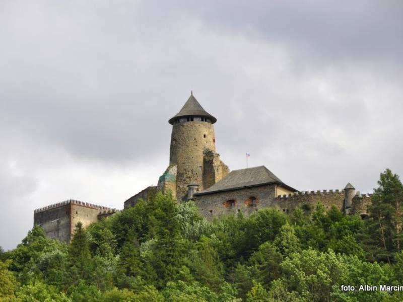 Zamek nad miastem Stara Lubownia - Spisz, Słowacja